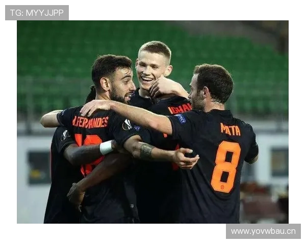 曼联重建逻辑短期成绩与长期体系冲突显现,阶段性变化对赛季表现造成挑战 曼联重建逻辑短期成绩与长期体系冲突显现,阶段性变化对赛季表现造成挑战