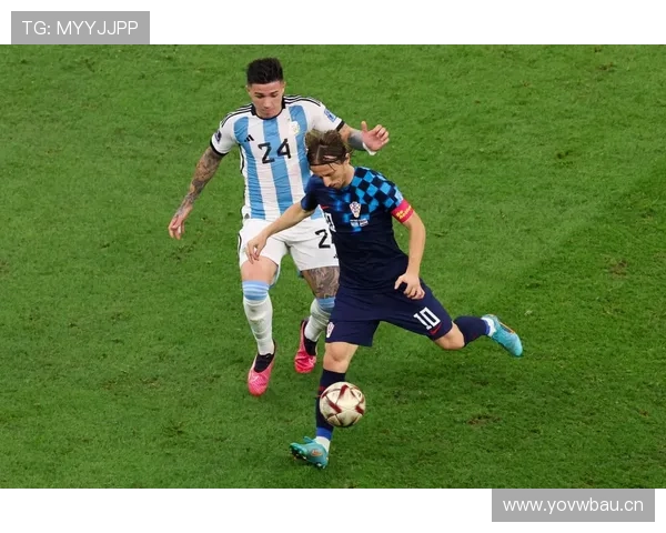 恩佐与巴雷拉中场活动范围对比：差异如何体现