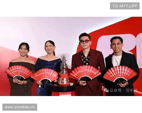 李诗沣又把训练场当红毯了，那个名牌包比球拍还抢镜